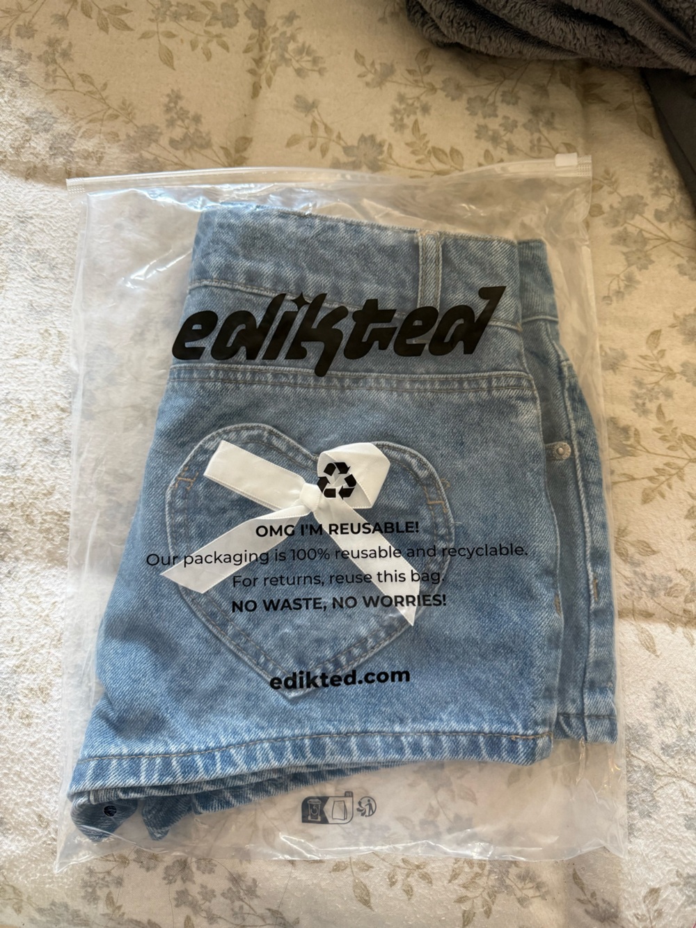 Edikted Bow Pocket Washed Denim Shorts